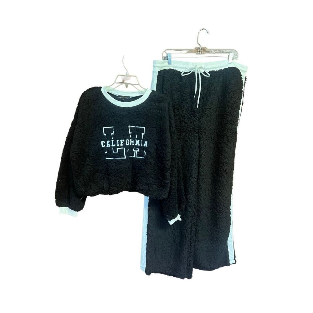 Almost Famous 2-Pc Sherpa Lounging Set 1X Top 2X Pants NWT